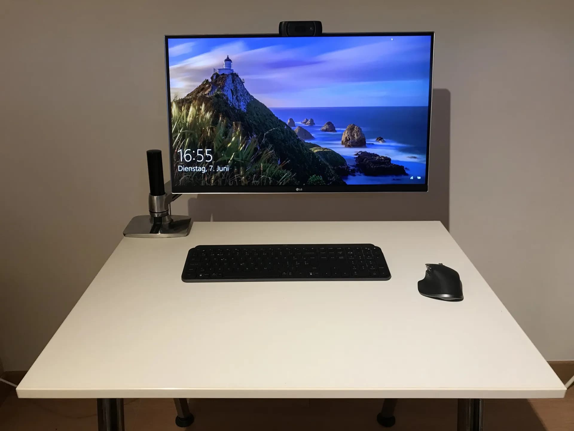 Laptop setup with external display, keyboard and mouse